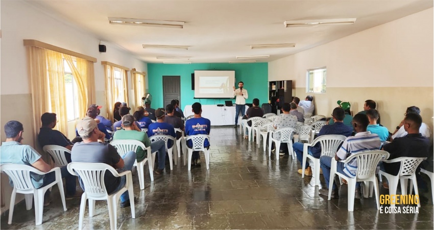 Greening é tema de encontro com citricultores, em Minduri (MG)