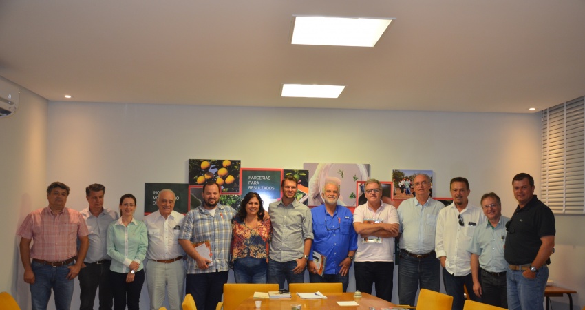 Diretoria da Associação Brasileira de Citros de Mesa (ABCM) visita o Fundecitrus