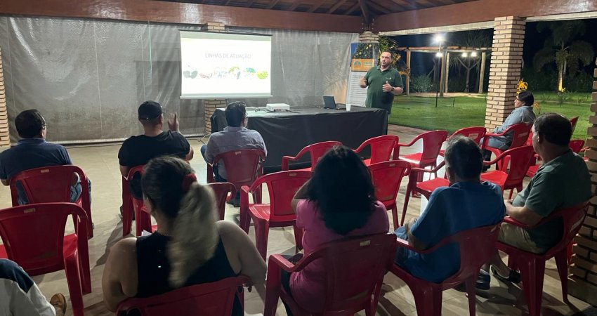 Encontro técnico com citricultores de Vitória Brasil (SP) alerta sobre manejo do greening e leprose