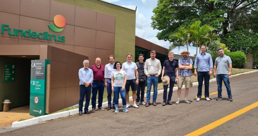 Fundecitrus recebe pesquisadores e professores da Holanda