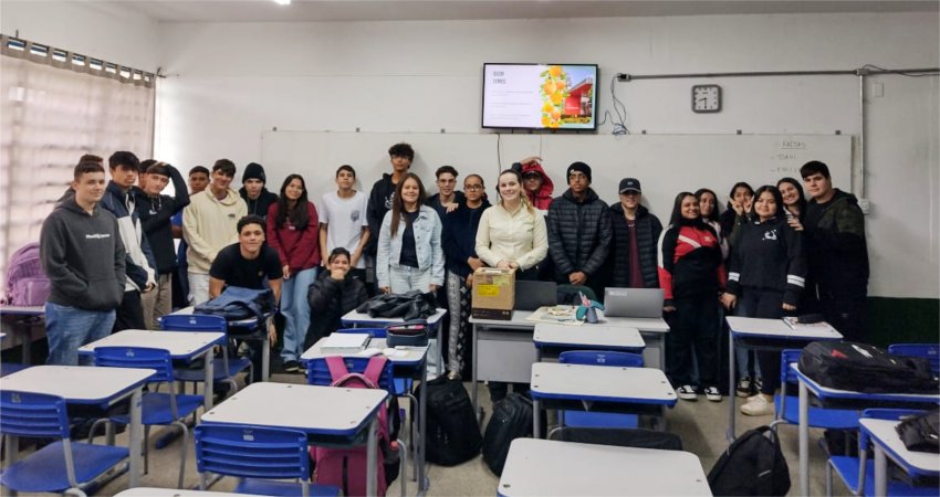 Estudantes de Campos de Holambra (SP) participam de palestra sobre citricultura