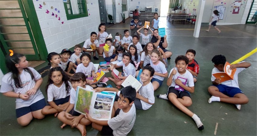 Centro de Educação Fundecitrus recebe livros doados por funcionários da instituição