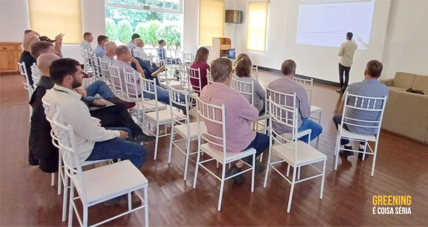 Encontro com citricultores de Campos de Holambra, Paranapanema e Angatuba (SP) discute estratégias para o greening