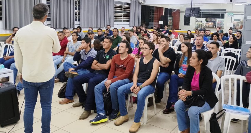 Cenário atual da citricultura é apresentado para alunos da Fatec de Itapetininga (SP)