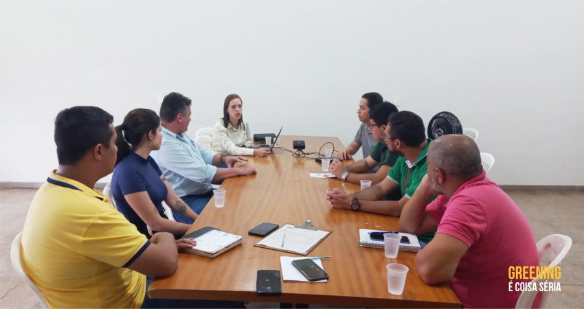 Reunião com representantes de Ituiutaba (MG) discute estratégias para o greening