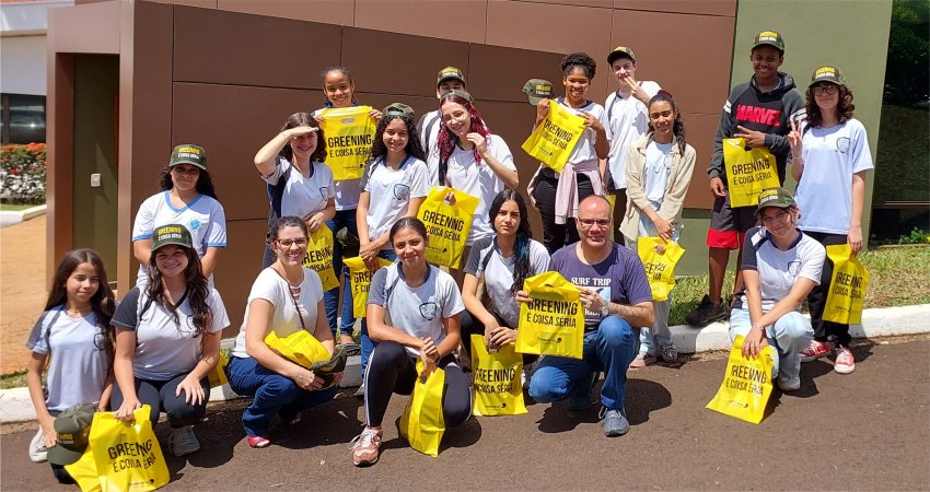 Alunos do ensino fundamental de escola pública de Araraquara visitam o Fundecitrus