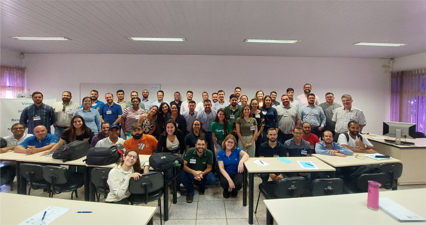 Alunos da ExpertCitrus participam de aulas práticas do curso