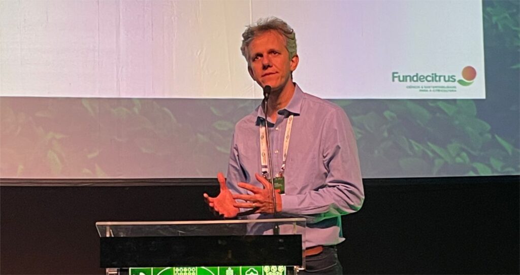 Fundecitrus apresenta avanços em biotecnologia na citricultura durante conferência internacional, em Ribeirão Preto (SP)