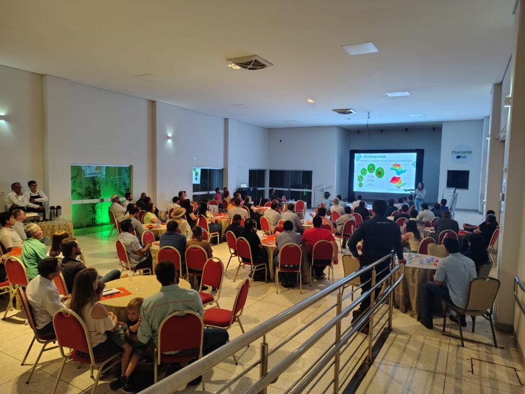 Fundecitrus realiza edição do Citros em Foco em Prata (MG)