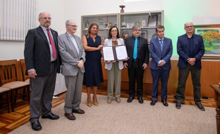 Fapesp, Esalq/USP e Fundecitrus oficializam a criação do CPA Citros, em Piracicaba (SP)