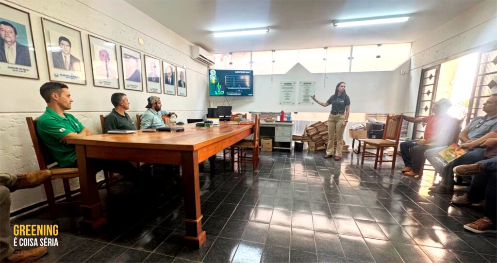 Citricultores se reúnem em Araxá (MG) para reforçar ações preventivas contra o greening