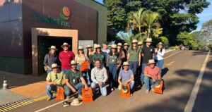 Citricultores de Campanha (MG) participam de visita técnica ao Fundecitrus