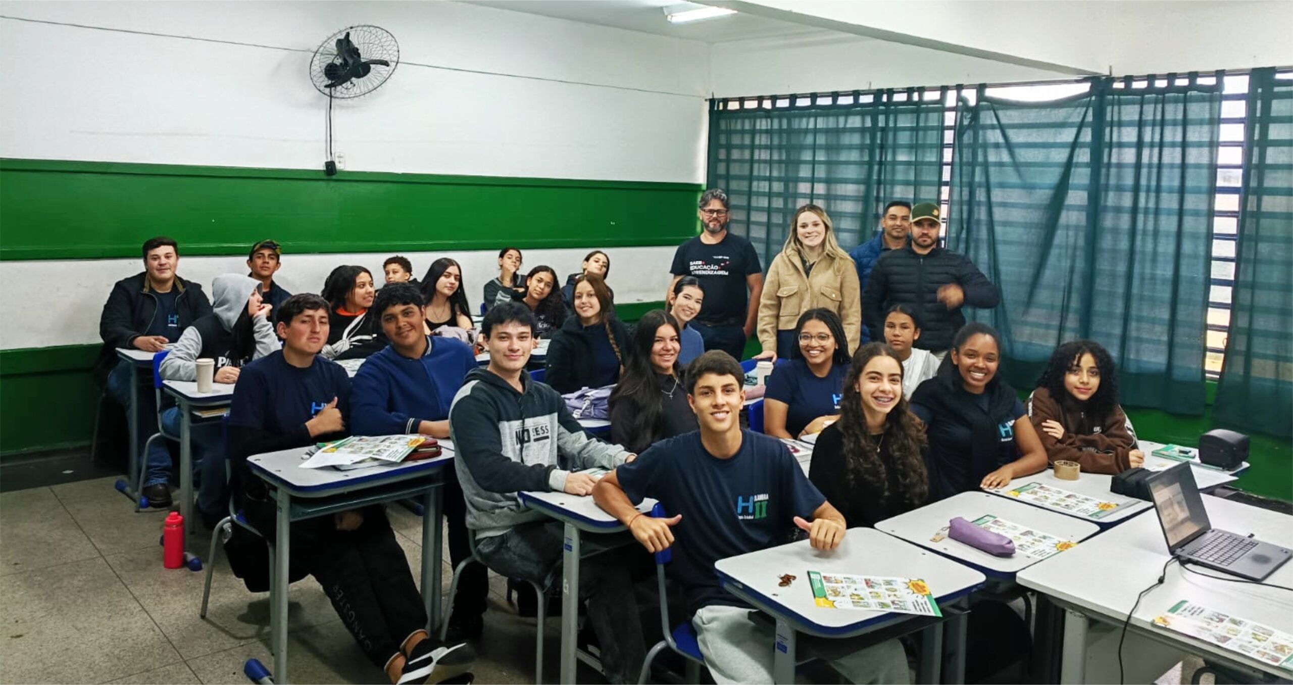 Alunos de Campos de Holambra (SP) participam de ação de conscientização e plantio de mudas frutíferas