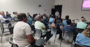 Fundecitrus participa de capacitação sobre citricultura em Itápolis (SP)