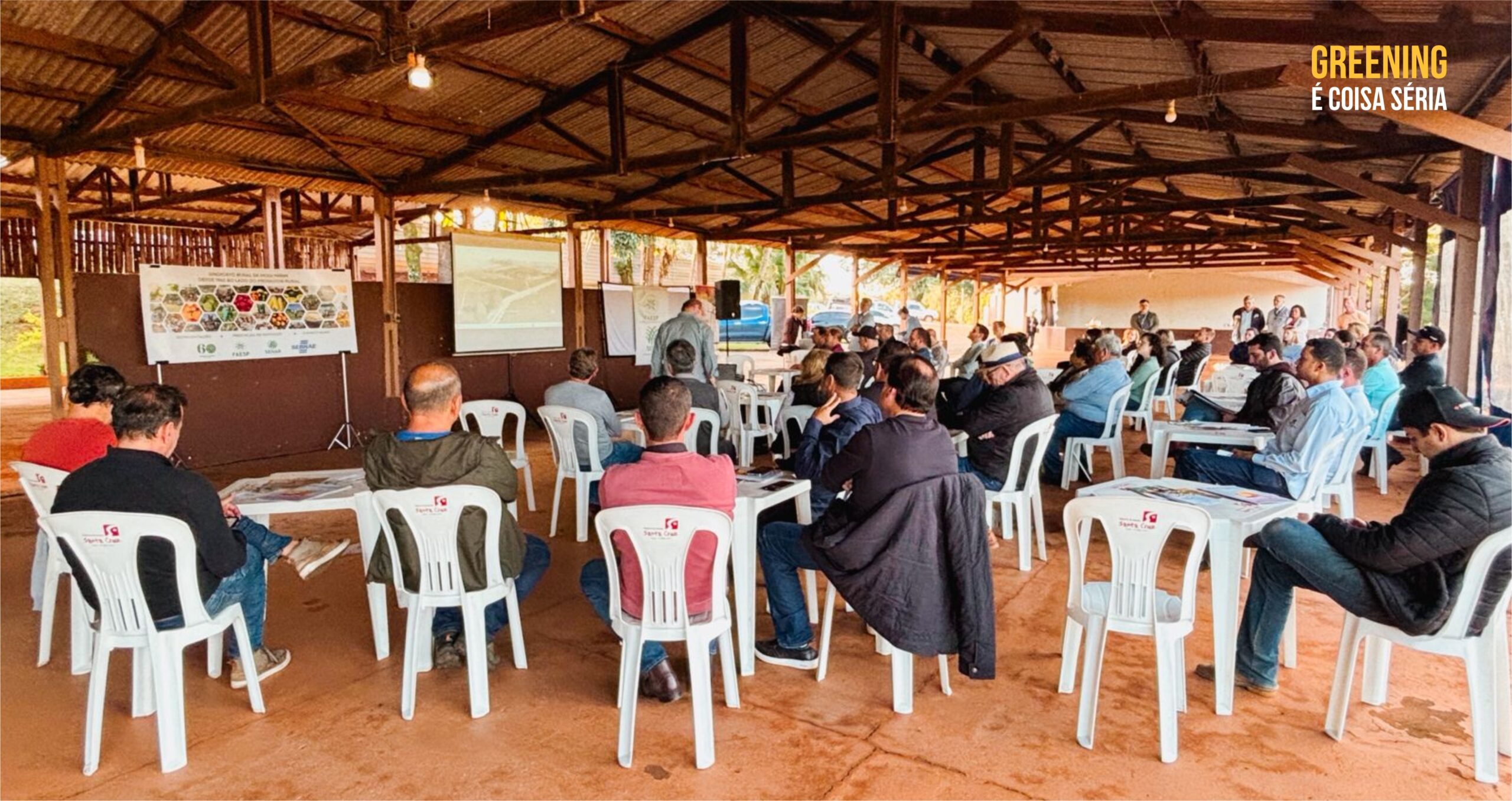 Fundecitrus reforça estratégias de controle do greening durante encontro de citricultores em Mogi Mirim (SP)