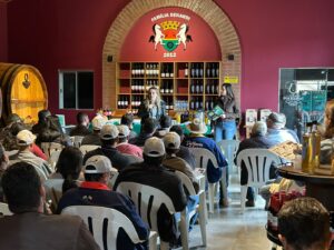 Dia de Campo em São Miguel Arcanjo (SP) discute manejo do psilídeo e tecnologia de aplicação