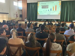 Citricultores participam de mais uma edição do Citros em Foco em Campos de Holambra (SP)