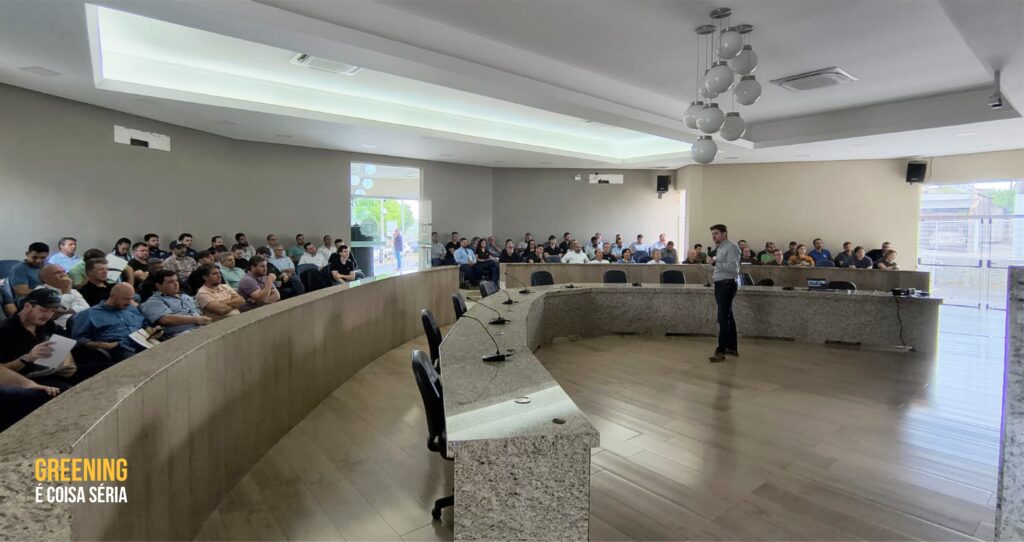Fundecitrus discute manejo integrado do cancro cítrico em lima ácida Tahiti, em Itajobi (SP)