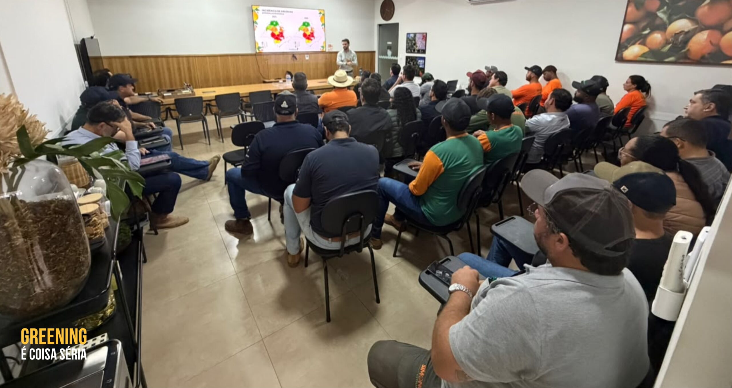 Fundecitrus alerta produtores de Minduri (MG) sobre prevenção ao greening