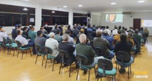 Citros em Foco reúne citricultores para discutir manejo do psilídeo e poda, em Avaré (SP)