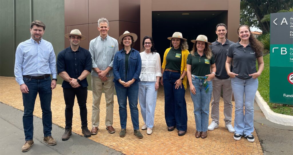 Representantes da CropLife Brasil visitam o Fundecitrus para discutir projetos em biotecnologia